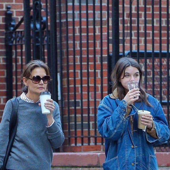 Katie Holmes et Suri Cruise se promènent à New York le 22 avril 2024