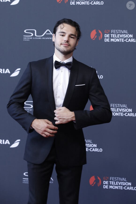 Anthony Colette sur le tapis rouge du photocall de la cérémonie d'ouverture du 62ème Festival de Télévision de Monte-Carlo, à Monaco, le 16 juin 2023. © Denis Guignebourg/BestImage 