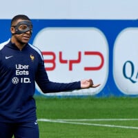 Transpiration, vision obstruée... Kylian Mbappé obligé de porter un masque, un footballeur décrit la "galère"qu'il va endurer