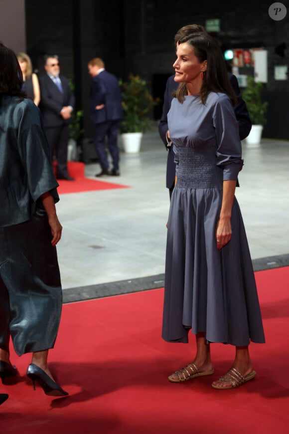 Ce mardi, ses nus-pieds ne sont pas passés inaperçus
La reine Letizia d'Espagne arrive à la réunion du conseil d'administration de FAD Youth dans les studios de Netflix à Madrid le 25 juin 2024. © José Ramón Hernando / Europa Press 06/25/2024