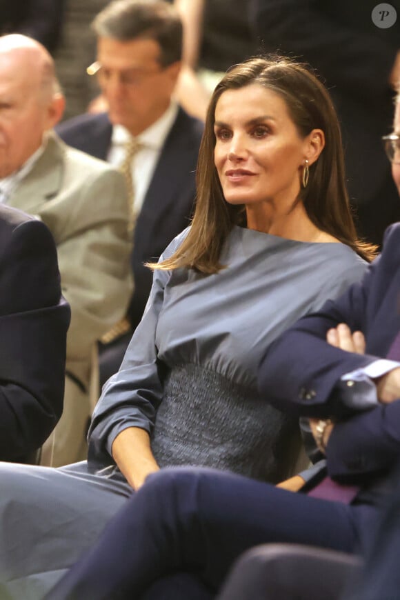 La reine Letizia d'Espagne participe à la réunion du conseil d'administration de FAD Youth dans les studios de Netflix à Madrid, le 25 juin 2024.