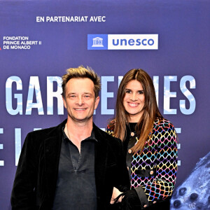 David Hallyday et sa femme Alexandra Pastor durant l'avant première mondiale au Grimaldi Forum à Monaco, le 9 février 2023, du film "Les gardiennes de la planète" réalisé par Jean-Albert Lièvre et raconté par J.Dujardin. Ce film est inspiré par le poème d'Heathcote Williams, "Whale Nation". Il nous fait découvrir le Groenland, le Mexique, l'Argentine, la Polynésie, mais aussi la Bretagne, la Méditerranée et la Normandie, l'Afrique du sud, l'Australie, le Tonga, le Kamtchatka ou encore l'Antarctique, Hawaï, et la Norvège. L'histoire commence par une baleine à bosse échouée sur un rivage isolé. Alors qu'un groupe d'hommes et de femmes organise son sauvetage, on découvre l'histoire extraordinaire des cétacés, citoyens des océans du monde, essentiels à l'écosystème de la planète depuis plus de 50 millions d'années. La sortie en salle se fera le 22 février. © Bruno Bebert / Bestimage 