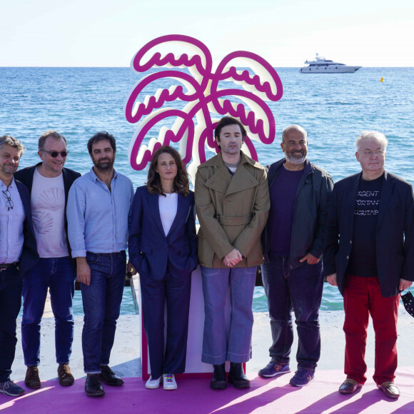 Josette Arrigoni a travaillé durant de très longues années avec Dominique Besnehard au sein de l'agence artistique Artmedia
Antoine Garceau - Aurelien Larger - Gregory Montel, - Camille Cottin - Nicolas Maury - Marc Fitoussi - Dominique Besnehard - Harold Valentin lors du photocall de "Dix Pour Cent" dans le cadre de Canneseries saison 3 au Palais des Festivals à Cannes le 13 octobre 2020. © Norbert Scannella / Panoramic / Bestimage