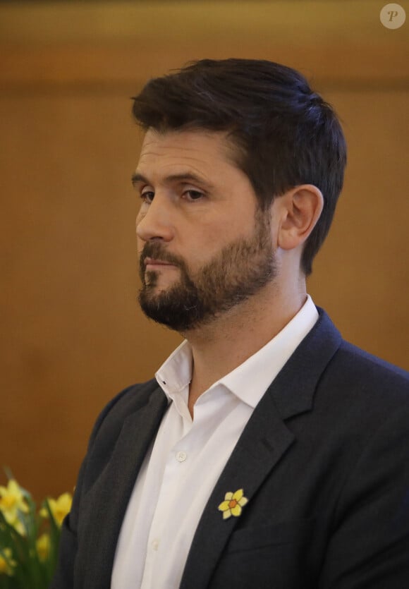 Christophe Beaugrand - Les célébrités participent au lancement de l'opération "Une jonquille contre le Cancer" sur la place du Panthéon à Paris, le 16 mars 2023. © Denis Guignebourg / Bestimage