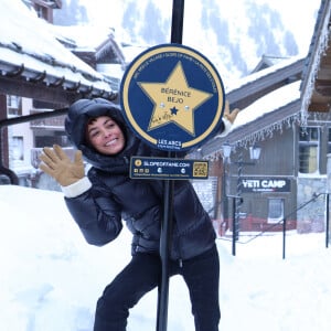  "Plus tard, j'ai fait un malaise aux toilettes."
Bérénice Béjo inaugure son étoile "Slope of Fame" sous les yeux de son mari Michel Hazanavicius lors de la 15 ème edition de 'Les Arcs Film Festival' dans la station Les Arcs à Bourg Saint Maurice le 22 décembre 2023. © Denis Guignebourg/BestImage