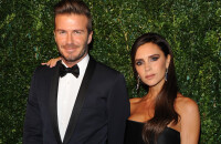 Mariage mythique de Victoria et David Beckham : photos rares dévoilées, elle rentre encore dans sa robe de mariée !