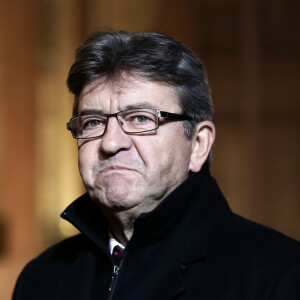 Jean-Luc Mélenchon et Charlotte Girard quittent le palais de l'Elysée après un entretien avec le président Emmanuel Macron à Paris le 21 novembre 2017. © Stéphane Lemouton / Bestimage