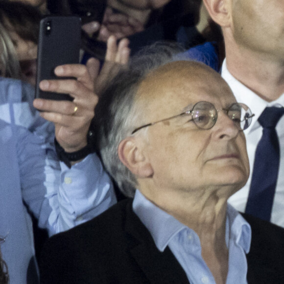 Les parents de Emmanuel Macron, Jean-Michel Macron et Françoise Noguès - La famille du président Emmanuel Macron est venue assister à son discours au Champ de Mars le soir de sa victoire à l'élection présidentielle 2022 le 24 avril 2022. © Cyril Moreau / Bestimage  President Emmanuel Macron's family attended his speech at the Champ de Mars on the evening of his victory in the 2022 presidential election on 24 April 2022 