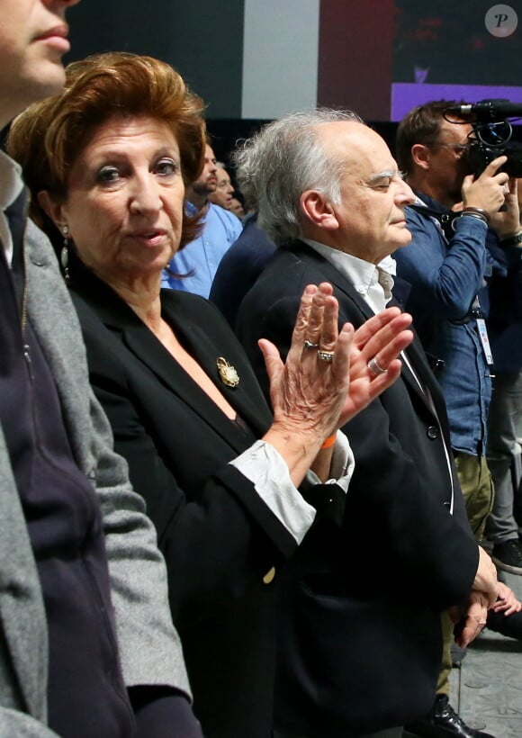 Exclusif - Françoise Noguès et Jean-Michel Macron, parents de Emmanuel Macron - Le président de la République française et candidat du parti centriste La République en marche (LREM) à la réélection, a effectué son premier grand meeting de campagne au Paris le Défense Arena à Nanterre le 2 Avril 2022 © Dominique Jacovides/Bestimage  Exclusive - For Germany Call For Price - French President Emmanuel Macron and centrist candidate for the upcoming presidential election during a political meeting in Nanterre, France, on April 2nd, 2022. 