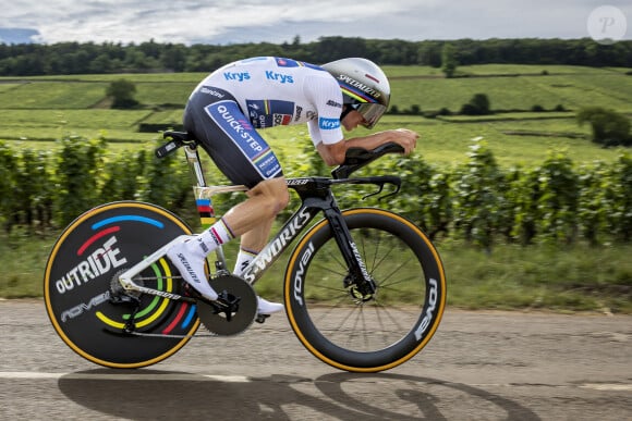 Le Belge Remco Evenepoel de Soudal Quick-Step célèbre sur le podium après avoir remporté la 7e étape du Tour de France cycliste 2024, un contre-la-montre individuel de Nuits-Saint-Georges à Gevrey-Chambertin, France (25,3 km), le vendredi 5 juillet 2024. ABACAPRESS.COM