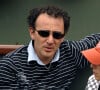 L'humoriste concède qu'il n'acceptait pas la différence de son enfant.Elie Semoun et son fils assistent au troisième tour des Internationaux de France de tennis à Roland Garros à Paris, France, le 31 mai 2008. Photo par Giancarlo Gorassini/ABACAPRESS.COM