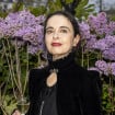 MAISON DE STARS Amélie Nothomb : Son appartement presque vide à Bruxelles où trône un canapé rose