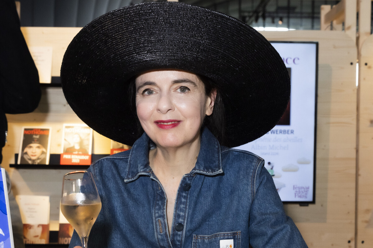 Photo : Où elle "se fiche de la décoration". Amélie Nothomb Festival du