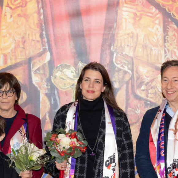 La princesse Stéphanie de Monaco et son fils Louis Ducruet, Charlotte Casiraghi et son fils Raphael Elmaleh et Stéphane Bern lors du 2ème jour du 45ème Festival International du Cirque de Monte Carlo sous le chapiteau Fontvieille à Monaco le 21 janvier 2023