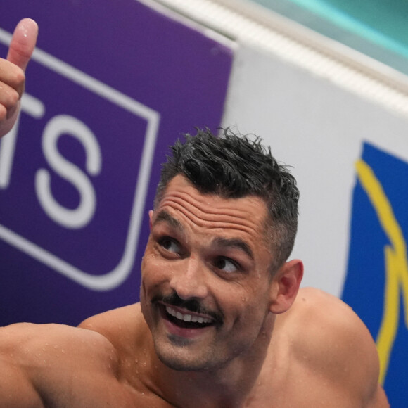 Florent Manaudou - F.Manaudou remporte l'épreuve du 50 m nage libre, sous le regard de sa compagne L.Dumenil, aux championnats de France de Natation 2024 au centre aquatique Odyssée à Chartres, le 20 juin 2024. © Laurent Lairys / Panoramic / Bestimage