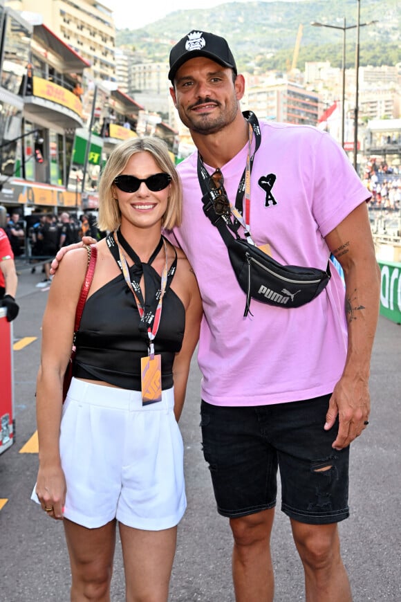 Florent Manaudou et sa compagne Pernille Blum - People aux séances d'essais qualificatives du 80ème Grand Prix de Monaco de Formule 1 à Monaco le 27 mai 2023. © Bruno Bebert/Bestimage