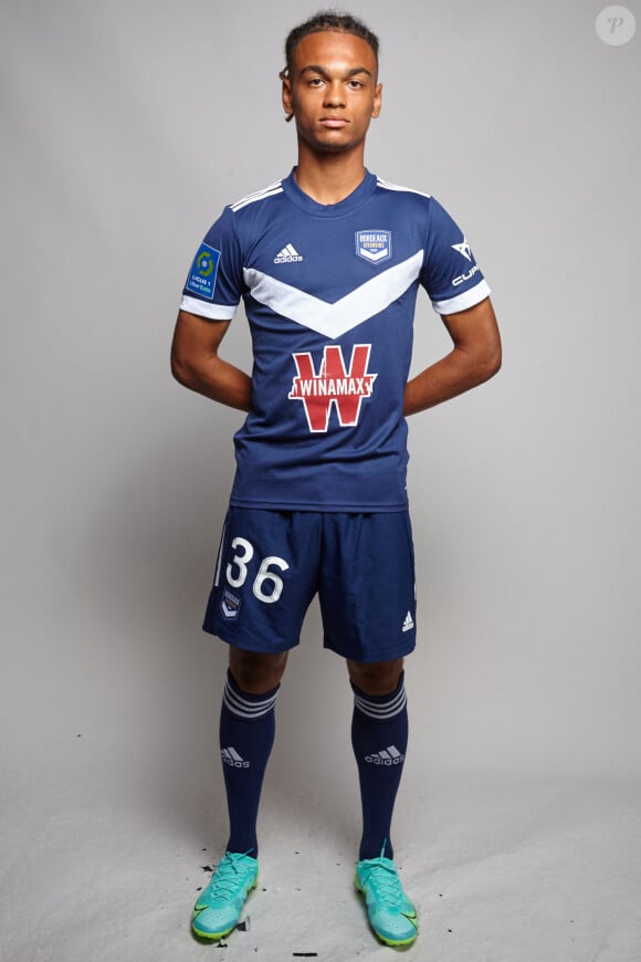 Il s'agit de Sekou Mara, footballeur professionnel. 
Sékou Mara - Présentation - Girondins de Bordeaux - Photo Officielle. © Girondins de Bordeaux/Panoramic/Bestimage