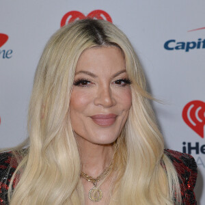 Tori Spelling s'est exprimé rapidement en story, la douleur étant apparemment trop grande : "Je n'ai pas encore les mots pour parler... mais NOUS savions et c'est ce qui compte".

Tori Spelling à la soirée iHeartRadio au Kia Forum à Los Angeles, le 1er décembre 2023