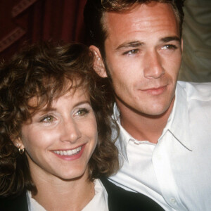 Gabrielle Carteris et Luke Perry en 1992