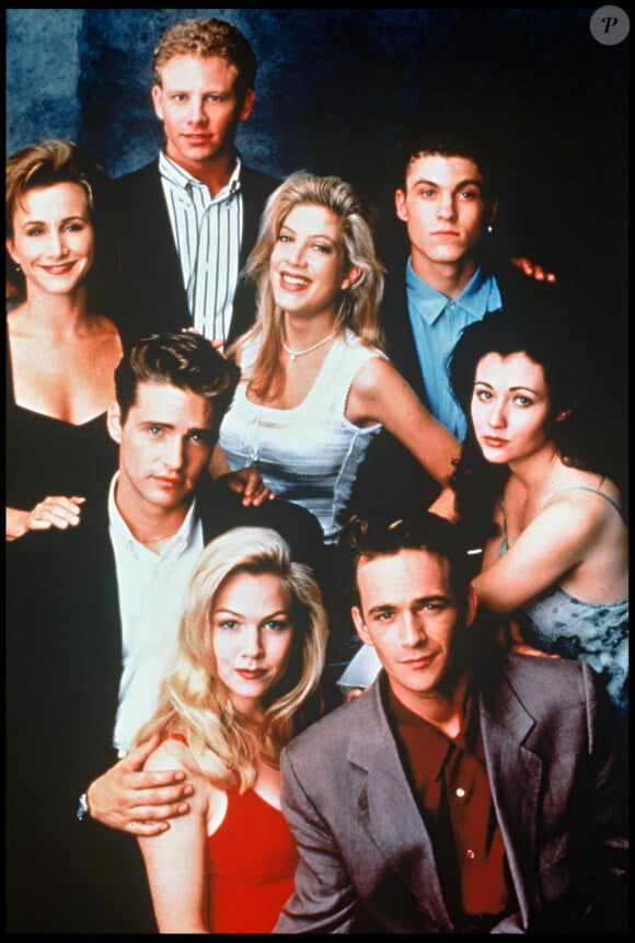 Archivese - Jennie Garth, Jason Priestley, Gabrielle Carteris, Ian Ziering, Tori Spelling, Shannen Doherty, Brian Austin Green, Luke Perry, Jason Priestley de la série "Beverly Hills 90210".