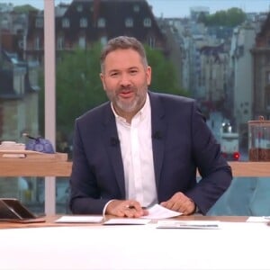 Pas de vacances pour "Bonjour !", la matinale de "TF1" présentée par Bruce Toussaint
Bruce Toussaint sur le plateau de "Bonjour !"