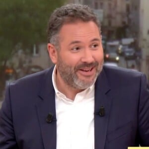 Mais il reste très content de cette aventure, grace à laquelle il a notamment perdu du poids
Bruce Toussaint sur le plateau de "Bonjour !"