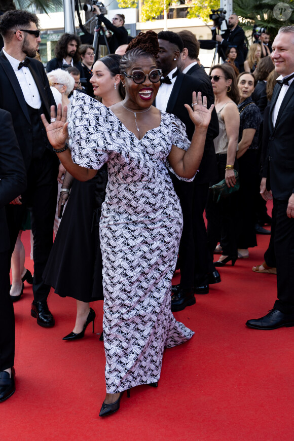 Claudia Tagbo à la montée des marches du film " Club Zéro " lors du 76ème Festival International du Film de Cannes, au Palais des Festivals à Cannes, le 22 mai 2023