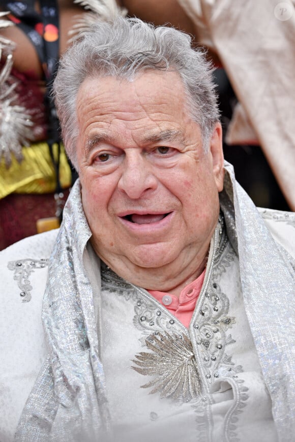 ... s'est retrouvé ruiné il y a une vingtaine d'années.Paul Loup Sulitzer à la première du film L'Apprenti lors du 77e Festival de Cannes à Cannes, France, le 20 mai 2024. Photo par Julien Reynaud/APS-Medias/ABACAPRESS.COM