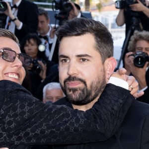 Artus et un acteur du film "Un p'tit truc en plus" - Montée des marches du film " Le comte de Monte-Cristo " lors du 77ème Festival International du Film de Cannes, au Palais des Festivals à Cannes. Le 22 mai 2024 © Jacovides-Moreau / Bestimage 