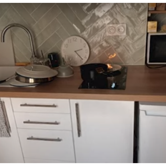 Salle d'eau - Cuisine - Photo de l'intérieur de l'appartement de Mallaury Nataf