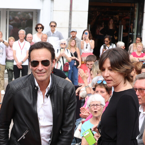 Exclusif - Anthony Delon et Mathilde Seigner - Arrivées au photocall de la 3ème édition du Festival du Cinéma Français et de la Gastronomie d'Aix-les-Bains. Le 8 juin 2024 © Denis Guignebourg / Bestimage 