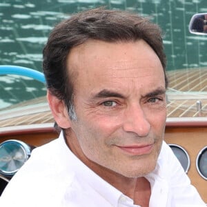 Anthony Delon s'est offert une escapade en Italie avec ses filles, Loup et Liv
Exclusif - Rendez-vous avec Anthony Delon, en promenade en Riva sur le lac du Bourget à Aix-les-Bains, à l'occasion de la 3ème Edition du Cinéma Français et de la Gastronomie. © Denis Guignebourg / Bestimage 