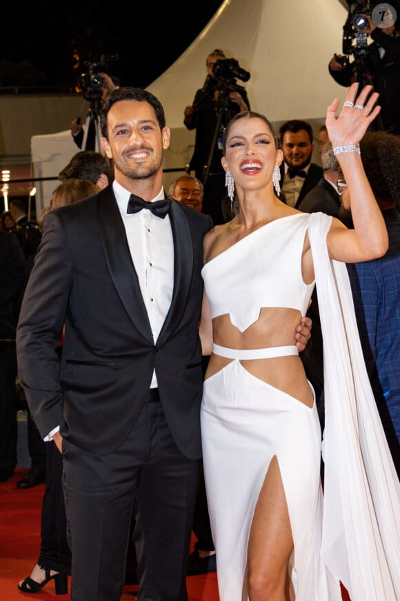 Iris Mittenaere et son fiancé Diego El Glaoui - Montée des marches du film " Le retour (Homecoming) " lors du 76ème Festival International du Film de Cannes, au Palais des Festivals à Cannes. Le 17 mai 2023 © Jacovides-Moreau / Bestimage 