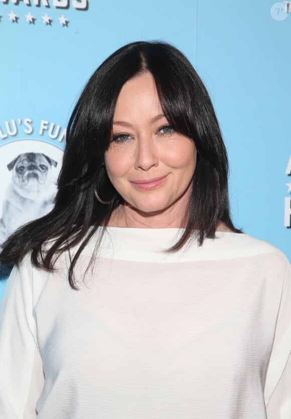 Malheureusement son cancer, diagnostiqué tardivement, s'est propagé à son cerveau et à ses os
Shannen Doherty au photocall des "9ème American Humane Hero Dog Awards" à Los Angeles, le 5 octobre 2019.