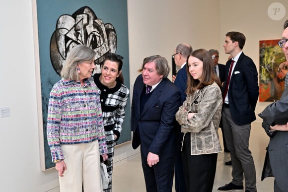 La princesse Caroline de Hanovre, Charlotte Casiraghi, George Condo et Alexandra de Hanovre durant le vernissage de l'exposition Humanoïdes de l'artiste George Condo au Nouveau Musée National de Monaco, le 30 mars 2023. © Bruno Bebert / Bestimage 