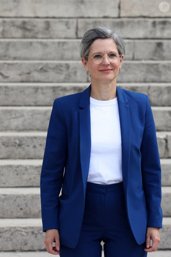 La députée Sandrine Rousseau du Parti Les Ecologistes arrive à l'assemblée nationale, au surlendemain du second tour des élections législatives françaises, à Paris, le 9 juillet 2024. © Stéphane Lemouton / Bestimage