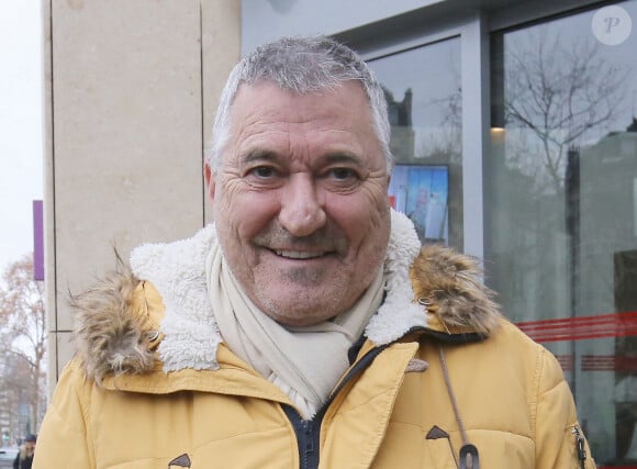 Semi-Exclusif - Jean-Marie Bigard à la sortie des studios de la radio RTL à Paris. Le 5 janvier 2023 © Jonathan Rebboah / Panoramic / Bestimage