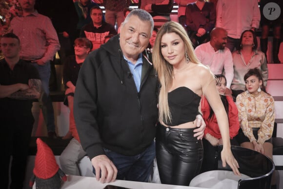 Exclusif - Jean-Marie Bigard et sa femme Lola Marois - Enregistrement de l'émission "La Grosse Rigolade" présentée par C.Hanouna le 1er décembre qui sera diffusée à 21h10 sur C8 le Jeudi 8 décembre 2022 qui réunira les experts de la blague pour une soirée 100% Darka. © Jack Tribeca / Bestimage 