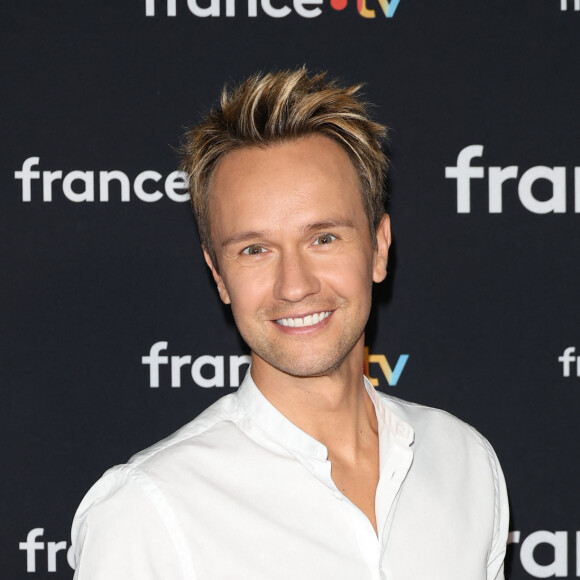 Cyril Féraud au photocall pour la conférence de presse de rentrée de France TV à la Grande Halle de la Villette à Paris, France, le 11 juillet 2023. © Coadic Guirec/Bestimage