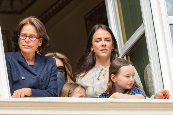 Idem pour sa célèbre mère Stéphanie de Monaco !
La princesse Stéphanie de Monaco et Pauline Ducruet - Le prince de Monaco fête son anniversaire (66 ans) en famille sur la Place du Palais princier de Monaco, le 14 mars 2024. © Claudia Albuquerque/Bestimage 