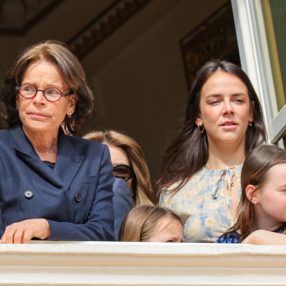 Idem pour sa célèbre mère Stéphanie de Monaco !
La princesse Stéphanie de Monaco et Pauline Ducruet - Le prince de Monaco fête son anniversaire (66 ans) en famille sur la Place du Palais princier de Monaco, le 14 mars 2024. © Claudia Albuquerque/Bestimage 