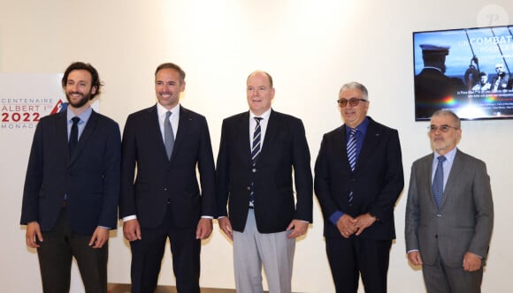 Exclusif - Alexandre Rougier, Yann-Antony Noghès, le prince Albert II de Monaco, Robert Fillon, Patrice Cellario - Le prince Albert II de Monaco lors de l'avant-première du film "Albert 1er, un combat pour la paix" au Grimaldi Forum à Monaco le 9 juin 2022. © Claudia Albuquerque / Bestimage 