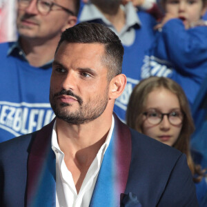 Les porte-drapeaux pour les Jeux Olympiques et Paralympiques de Paris 2024 au Journal télévisé de France 2 en présence de Florent Manaudou à Paris, France, le 12 juillet 2024. © Jonathan Rebboah /Panoramic/Bestimage