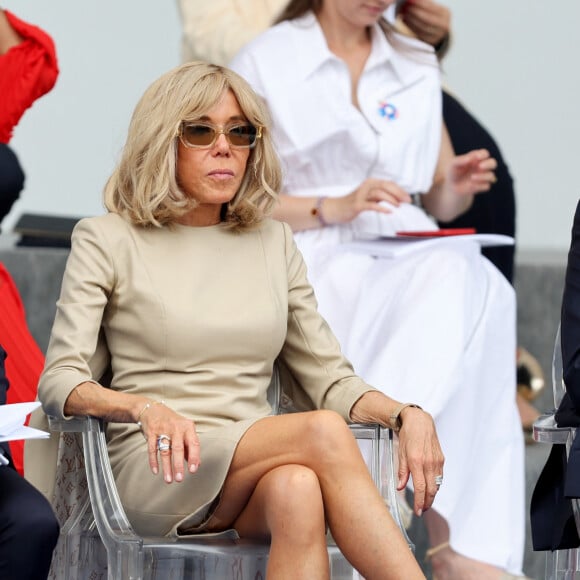 Brigitte Macron en tribune présidentielle lors de la cérémonie du 144ème défilé militaire du 14 juillet, jour de la Fête Nationale, avenue Foch à Paris, France, le 14 juillet 2024. © Dominique Jacovides/Bestimage