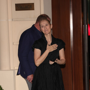 Céline Dion retourne fatiguée à son hôtel après des répétitions pour les Jeux Olympiques de Paris.