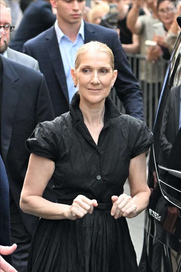 Céline Dion à la sortie de l'hôtel Royal Monceau à Paris avant l'ouverture des Jeux Olympiques (JO) de Paris 2024, à Paris, France, le 24 juillet 2024.