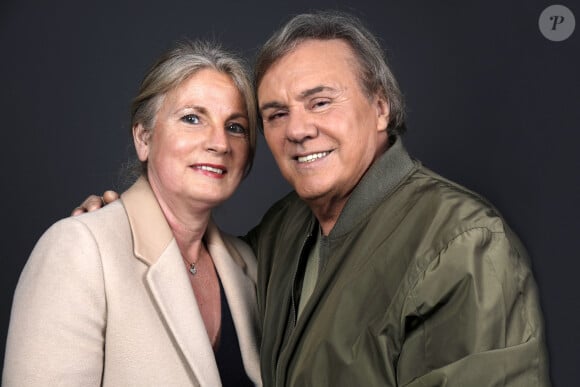 Désormais, il a retrouvé la santé financière, et l'amour, grâce à sa nouvelle femme, Nicole.
Francois Valery avec sa femme Carole lors de l'enregistrement de l'émission "Chez Jordan" à Paris le 15 mars 2023. © Cédric Perrin / Bestimage