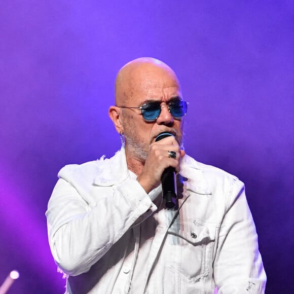 Pascal Obispo est malade...
Pascal Obispo sur la scène de l'Olympia pour les 20 ans de la Fondation pour la recherche sur la maladie d'Alzheimer. Christophe Meng/ABACAPRESS.COM