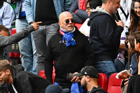 Pascal Obispo lors du match des huitièmes de finale de l'UEFA Euro 2024 entre la France et la Belgique à l'Esprit Arena le 1er juillet 2024 à Düsseldorf. Anthony Dibon/Icon Sport/ABACAPRESS.COM