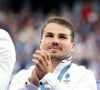 Antoine Dupont - Podium - La France remporte la finale en Rugby à 7 après sa victoire face à Fidji (et sa première médaille d'or) lors des Jeux Olympiques (JO) de Paris 2024 au Stade de France à Saint-Denis, Seine Saint-Denis, France, le 27 juillet 2024. © Jacovides-Perusseau/Bestimage 